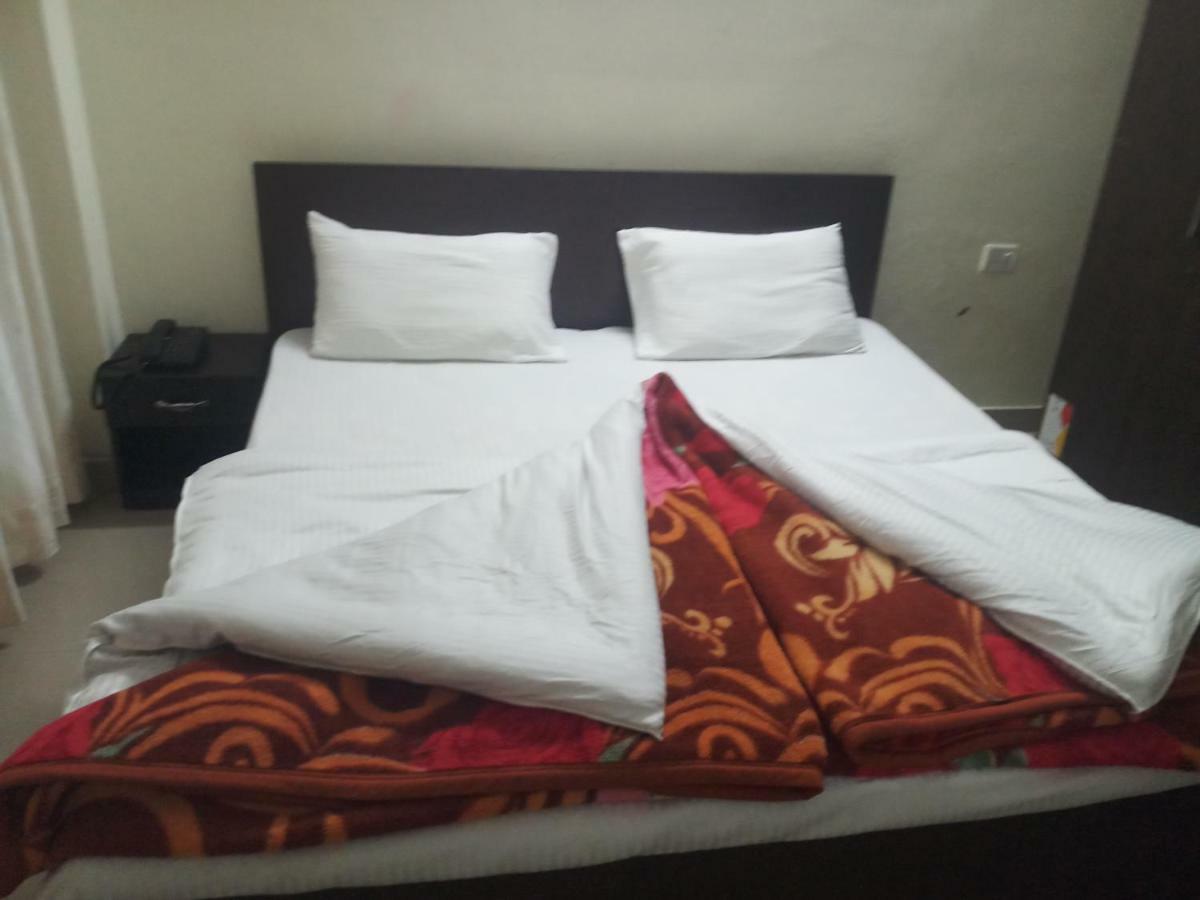 Hotel Vindhwashni Haldwāni Extérieur photo