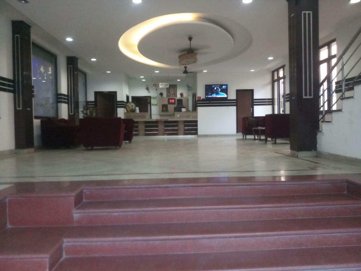 Hotel Vindhwashni Haldwāni Extérieur photo