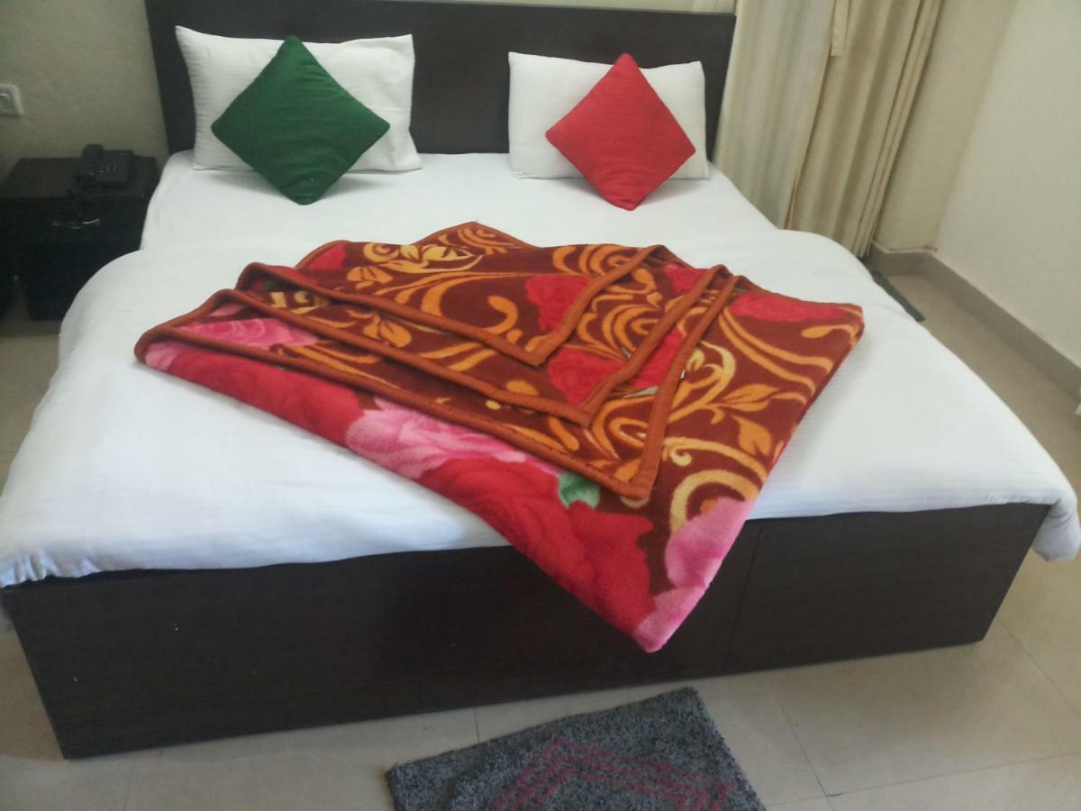 Hotel Vindhwashni Haldwāni Extérieur photo